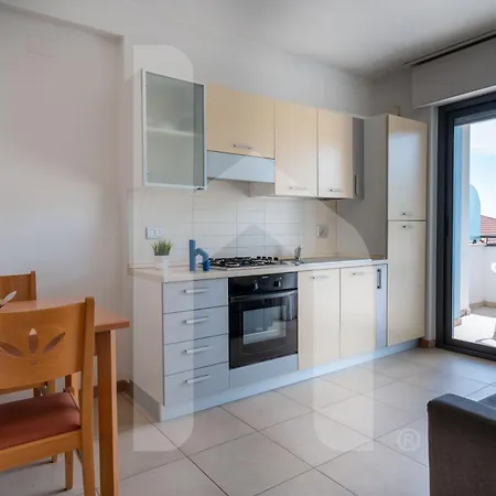 מלון דירות Homiday - Rendez Vous 3*