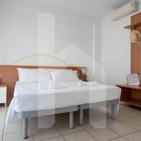 Homiday - Rendez Vous Aparthotel Pineto