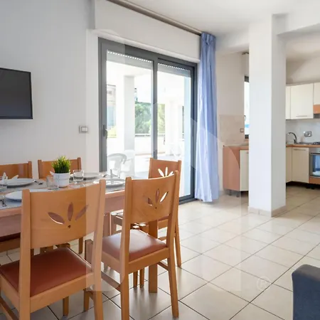 מלון דירות Homiday - Rendez Vous 3*