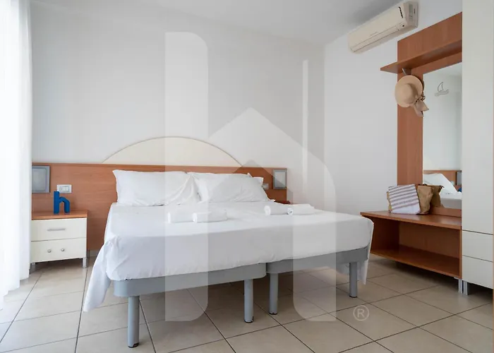 Homiday - Rendez Vous Aparthotel Pineto