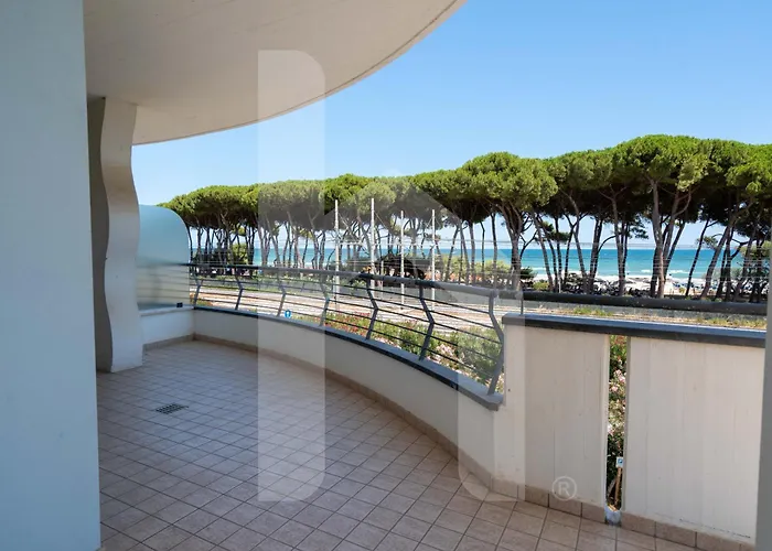 Homiday - Rendez Vous Aparthotel Pineto